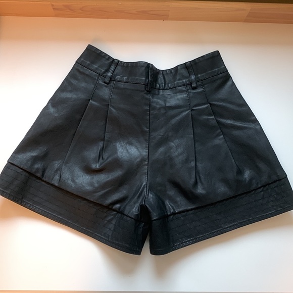 Black leather shorts, size xs. Condition like new. - Picture 2 of 4